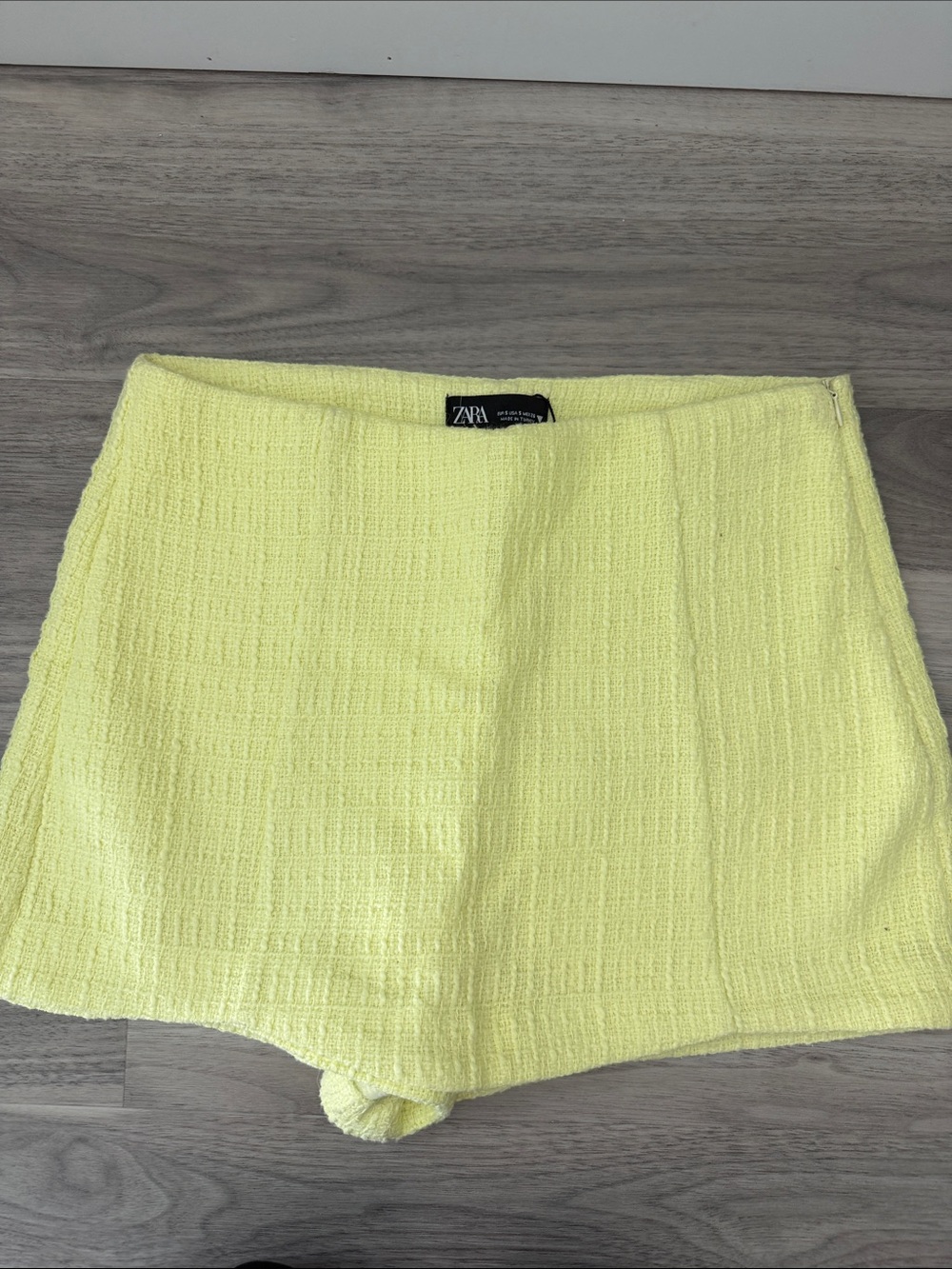 ZARA Pale Yellow Textured Skort